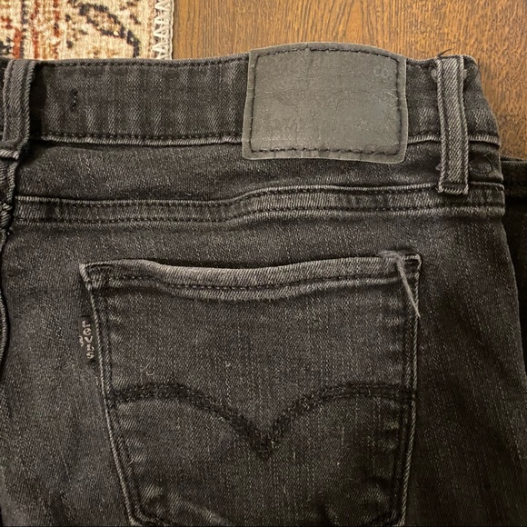 Dark Wash Levi’s 711 Jeans size 28 - Picture 2 of 5